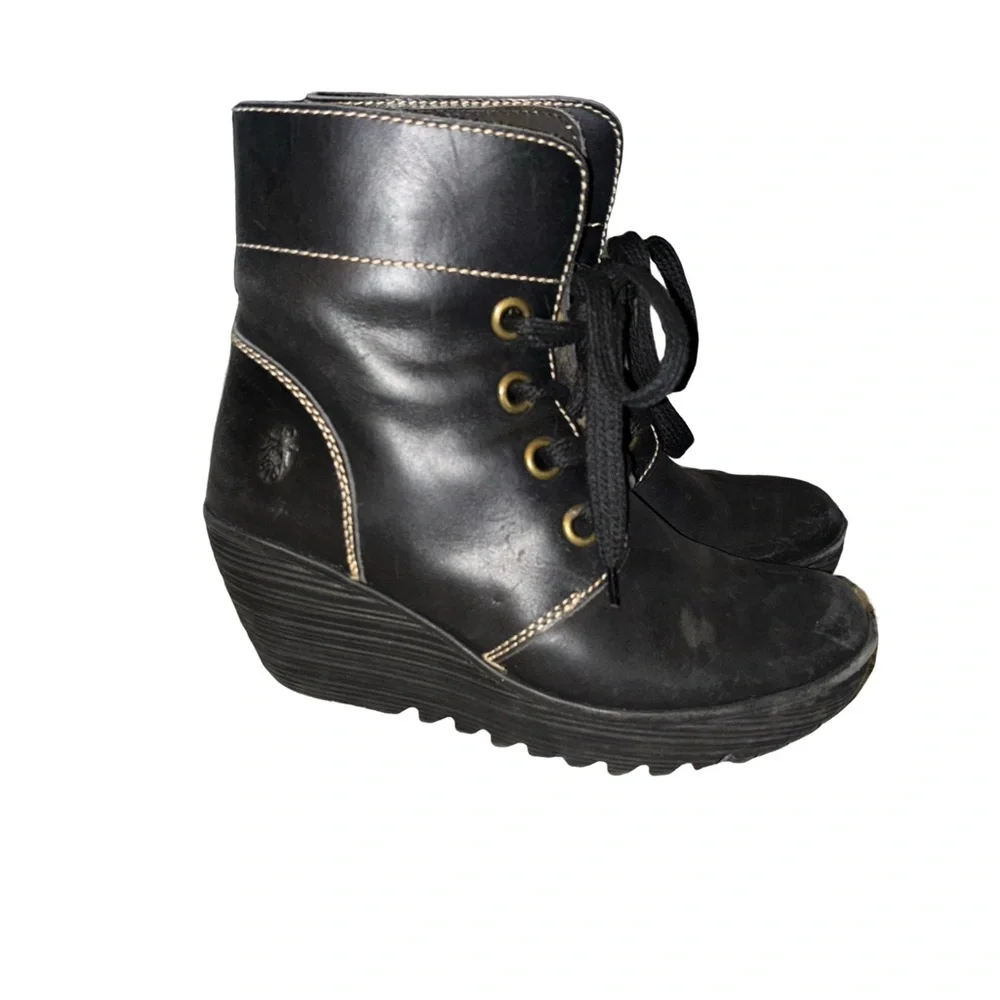 Fly London Ankle Wedge Boots Lace Up black Leather